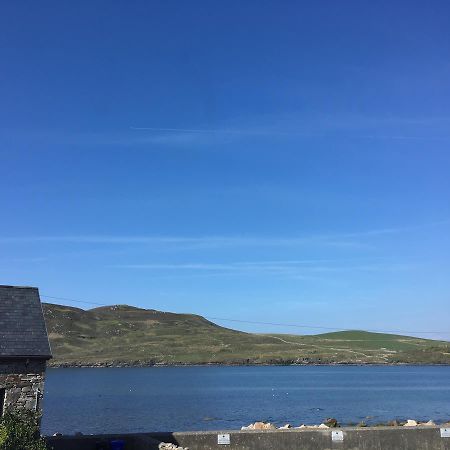 The Pier Bar , Cleggan Bed & Breakfast Luaran gambar