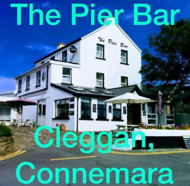 The Pier Bar , Cleggan Bed & Breakfast Luaran gambar
