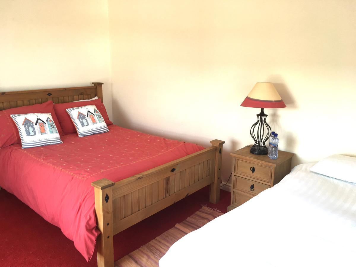 The Pier Bar , Cleggan Bed & Breakfast Luaran gambar