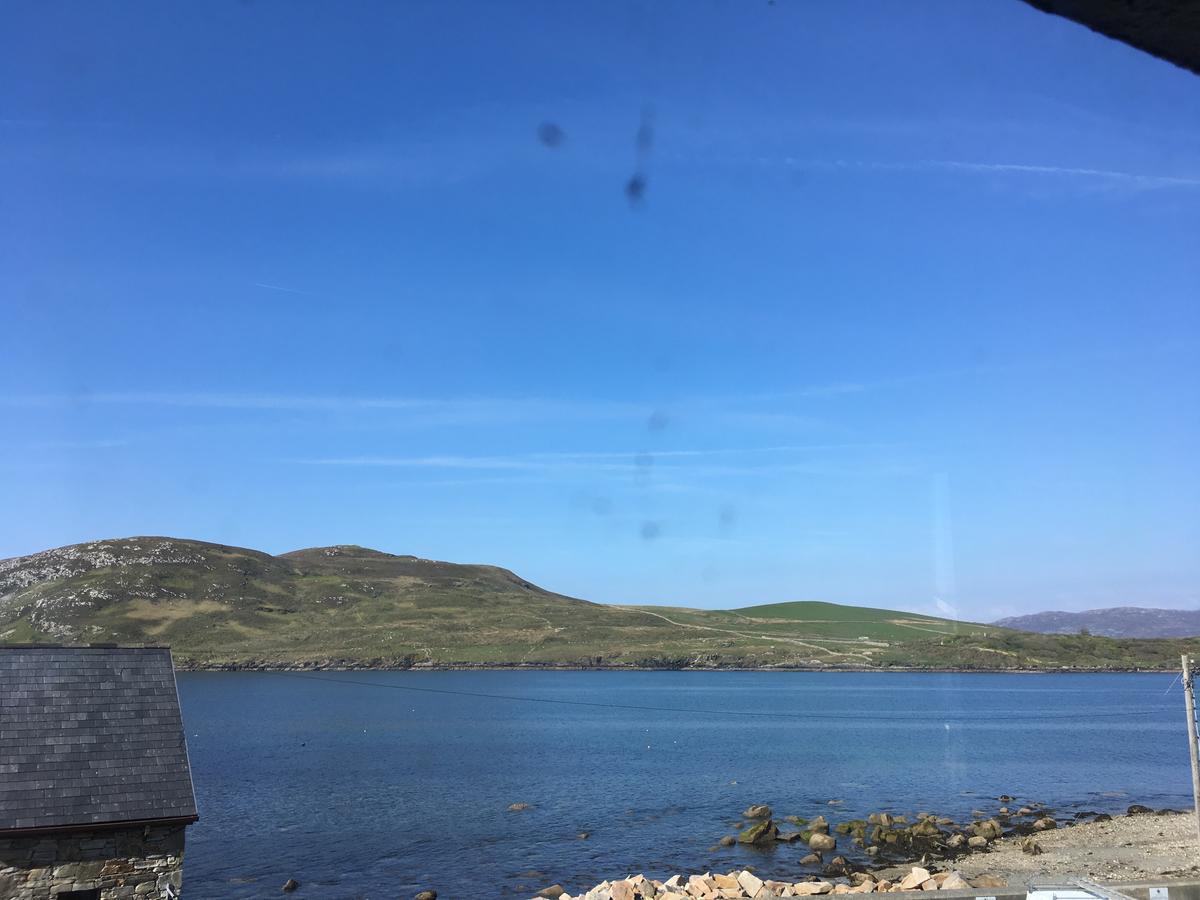 The Pier Bar , Cleggan Bed & Breakfast Luaran gambar